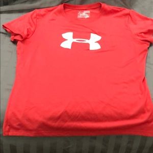 Under Armour T-shirt
